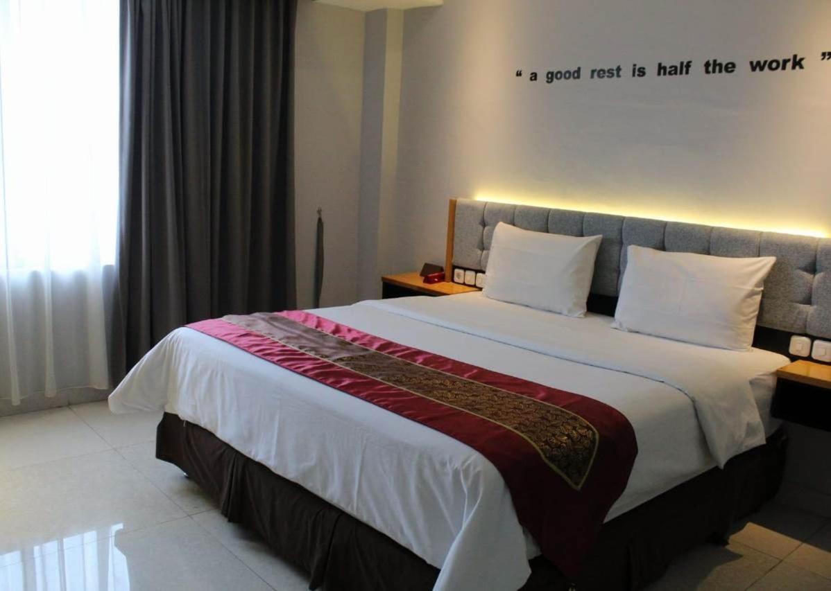 Idirayeuk The Royal Idi Hotel מראה חיצוני תמונה
