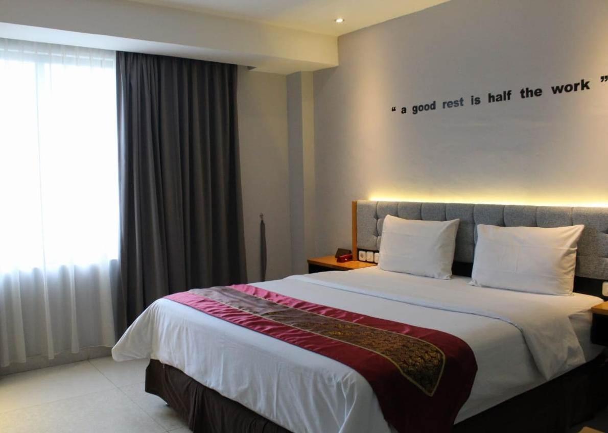 Idirayeuk The Royal Idi Hotel מראה חיצוני תמונה