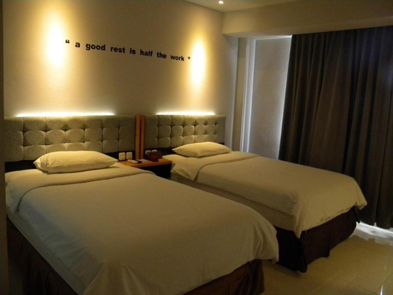 Idirayeuk The Royal Idi Hotel מראה חיצוני תמונה